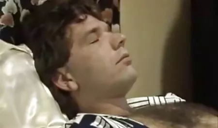 Liseli دختر سكس با مادرش زیبا لباس