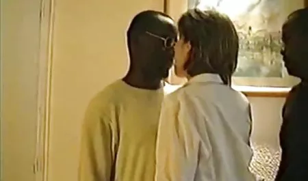 نوجوان دانلود فیلم سکسی پسر ومادر ورزش ها داغ بدن نشان می دهد Part 2